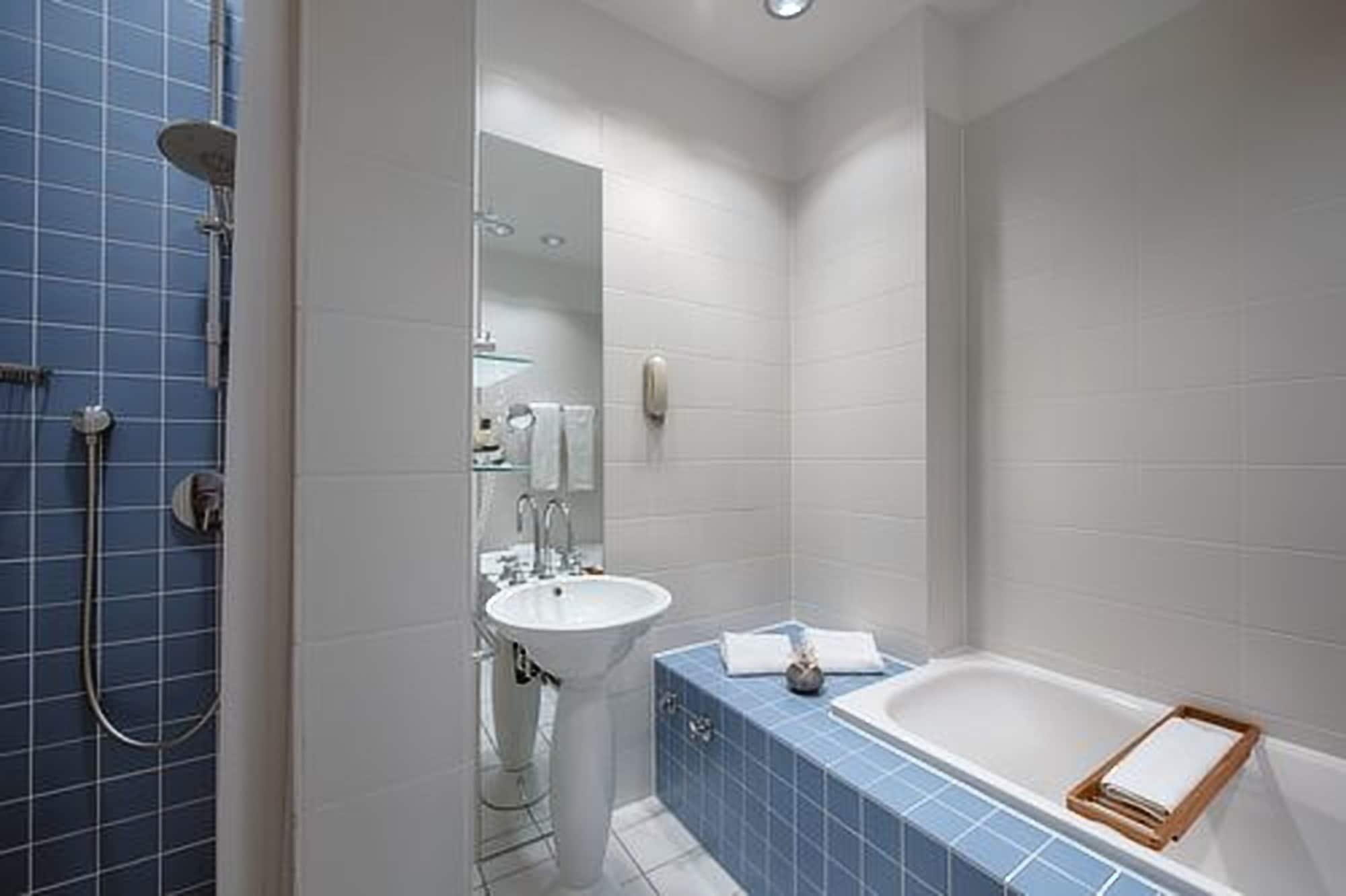 Privathotel Lindtner Hamburg Exterior photo Bathroom