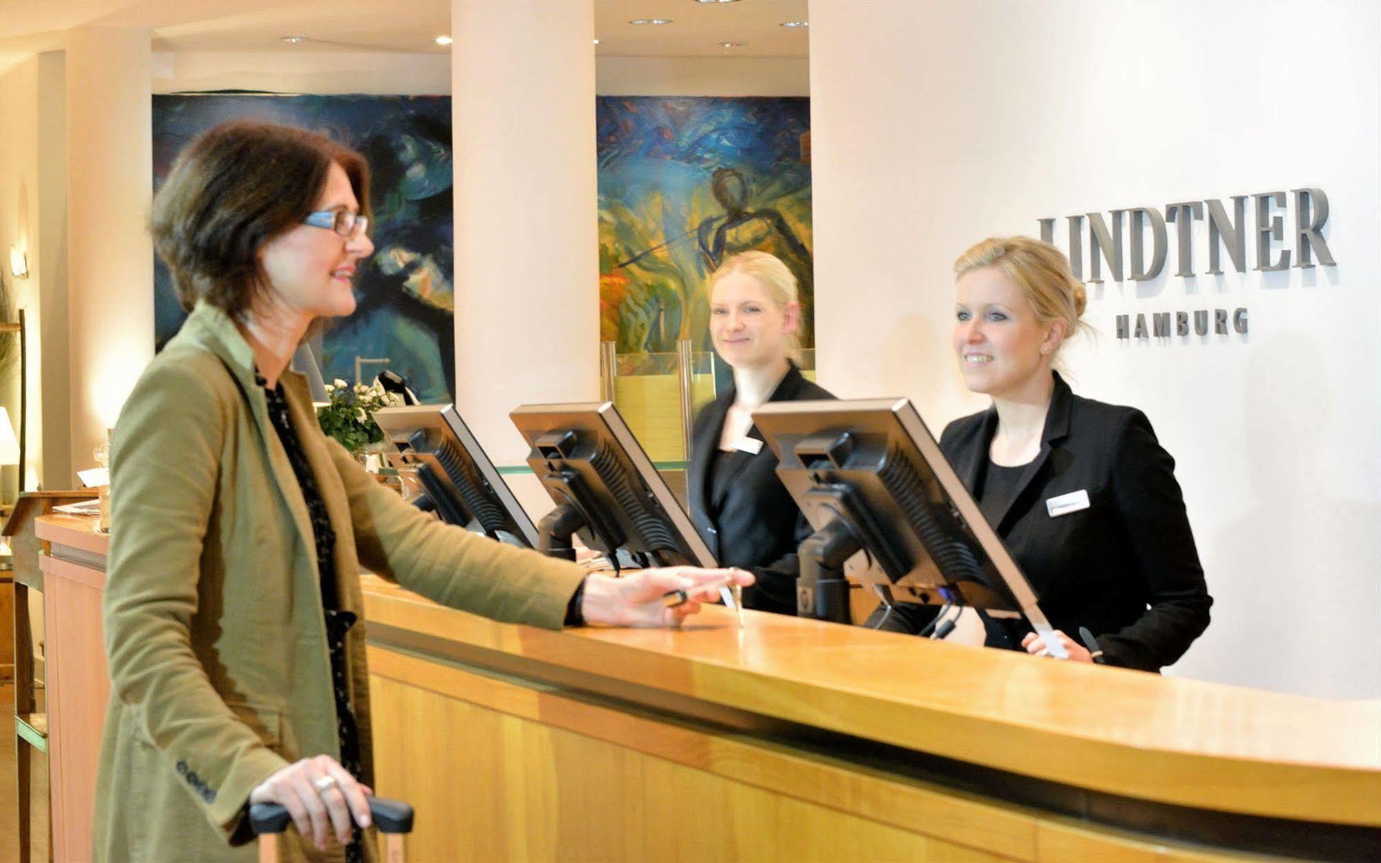 Privathotel Lindtner Hamburg Exterior photo Reception at the Lindtner Hotel, Hamburg