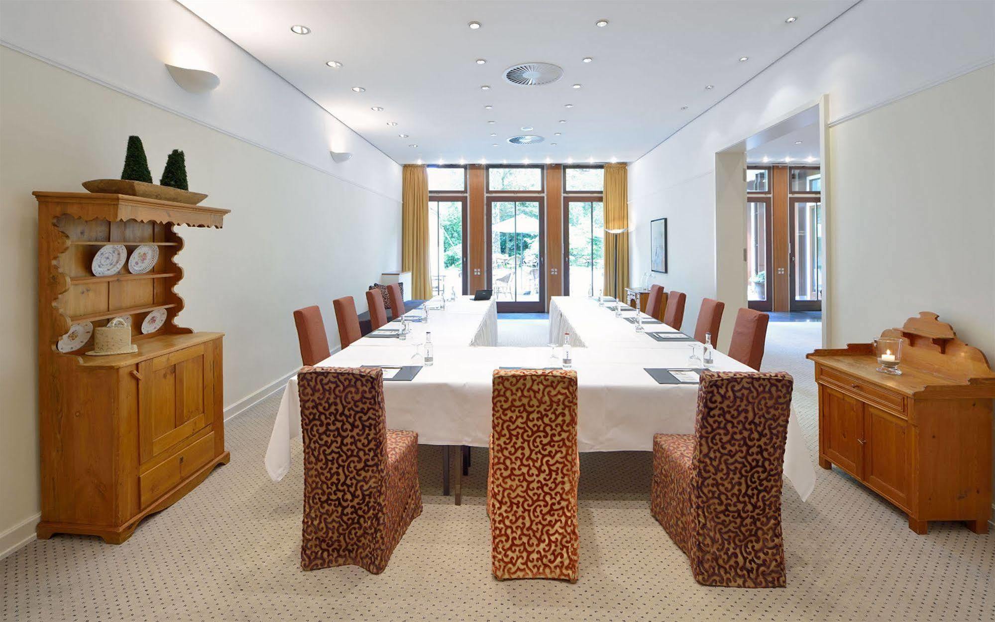Privathotel Lindtner Hamburg Exterior photo The meeting room of the Federal Council